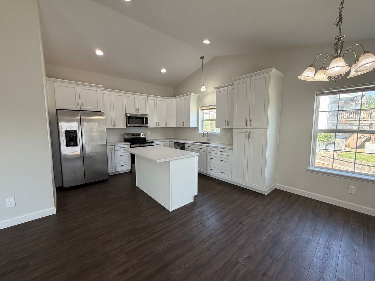 135 Lyle Curtis Cir - Photo 7 of 33