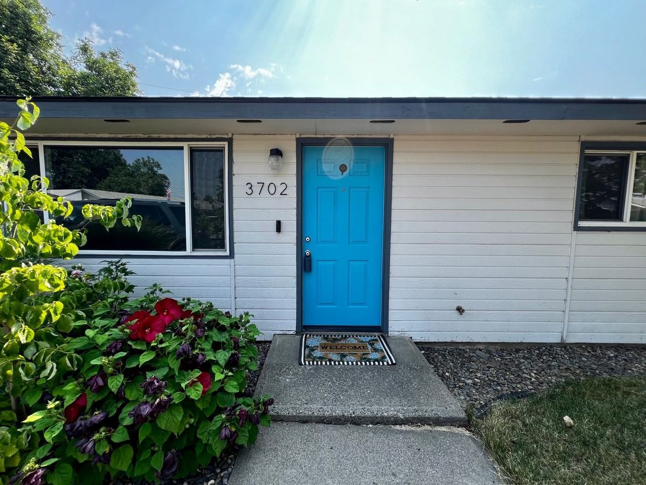 3702 Parkway Pl - Photo 2 of 18