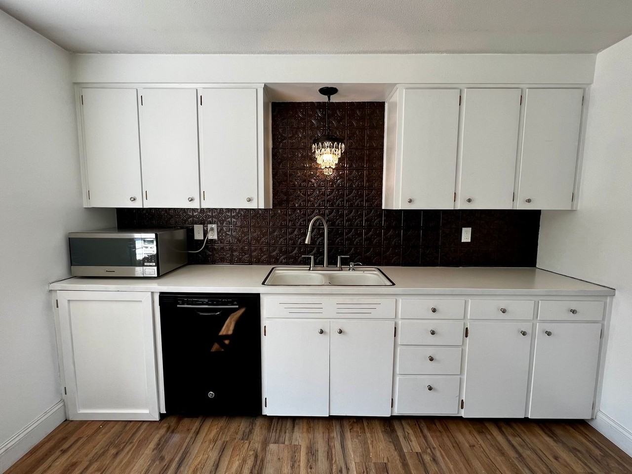 3702 Parkway Pl - Photo 5 of 18