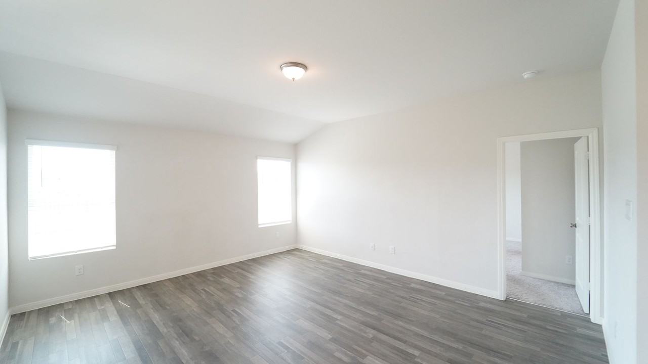 501 Jameson St - Photo 4 of 14