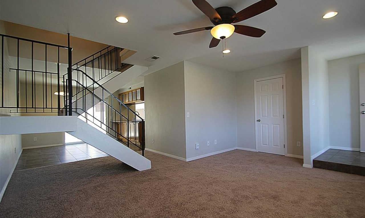 1545 Monterey Park Dr - Photo 2 of 10