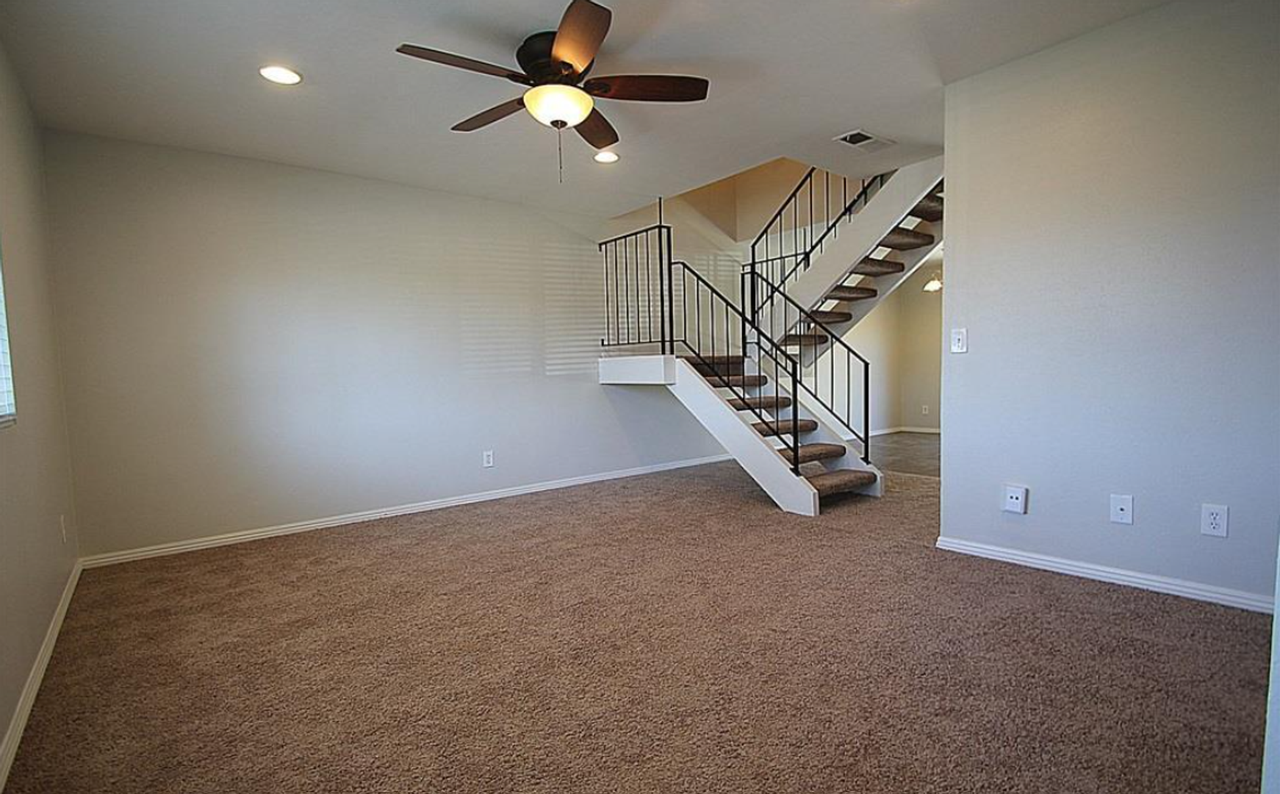 1545 Monterey Park Dr - Photo 4 of 10