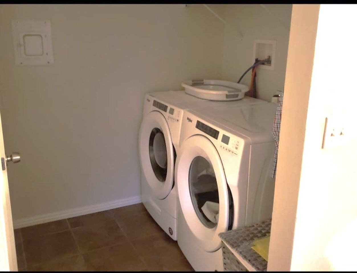 1545 Monterey Park Dr - Photo 5 of 10