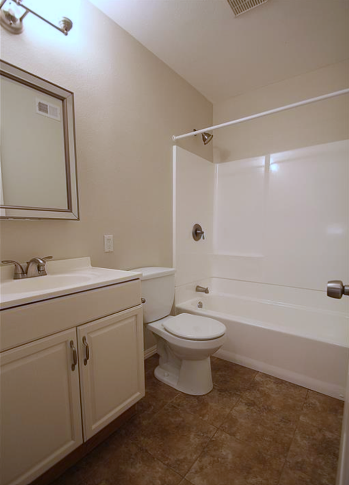 1545 Monterey Park Dr - Photo 6 of 10