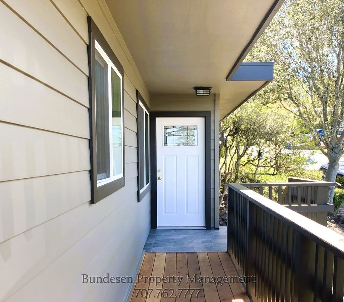 77 Sunny Hill Dr - Photo 2 of 21