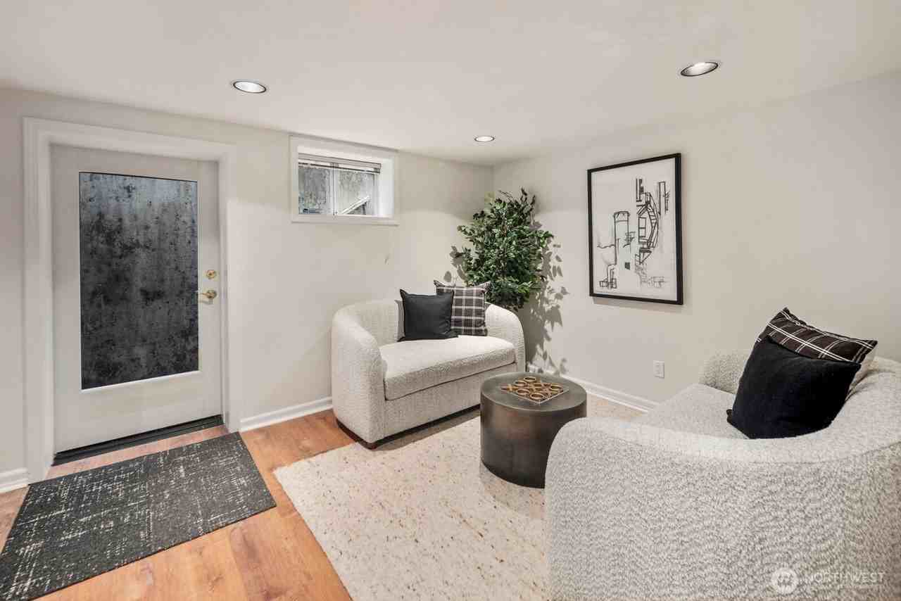 2647 39th Ave W - Photo 6 of 44