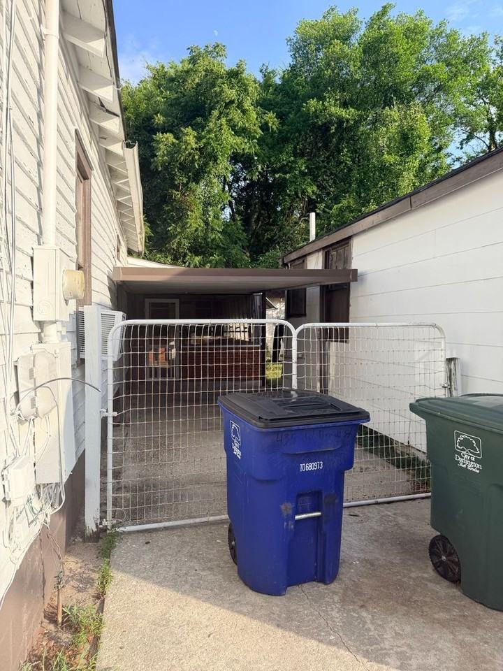 435 W Broad St - Photo 3 of 17