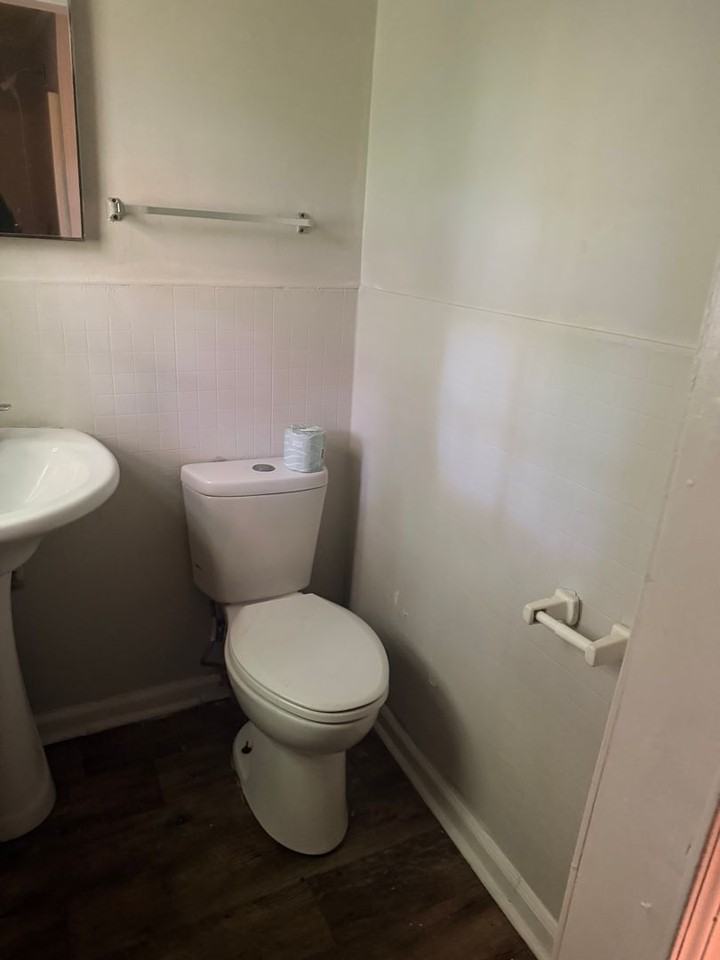 435 W Broad St - Photo 7 of 17