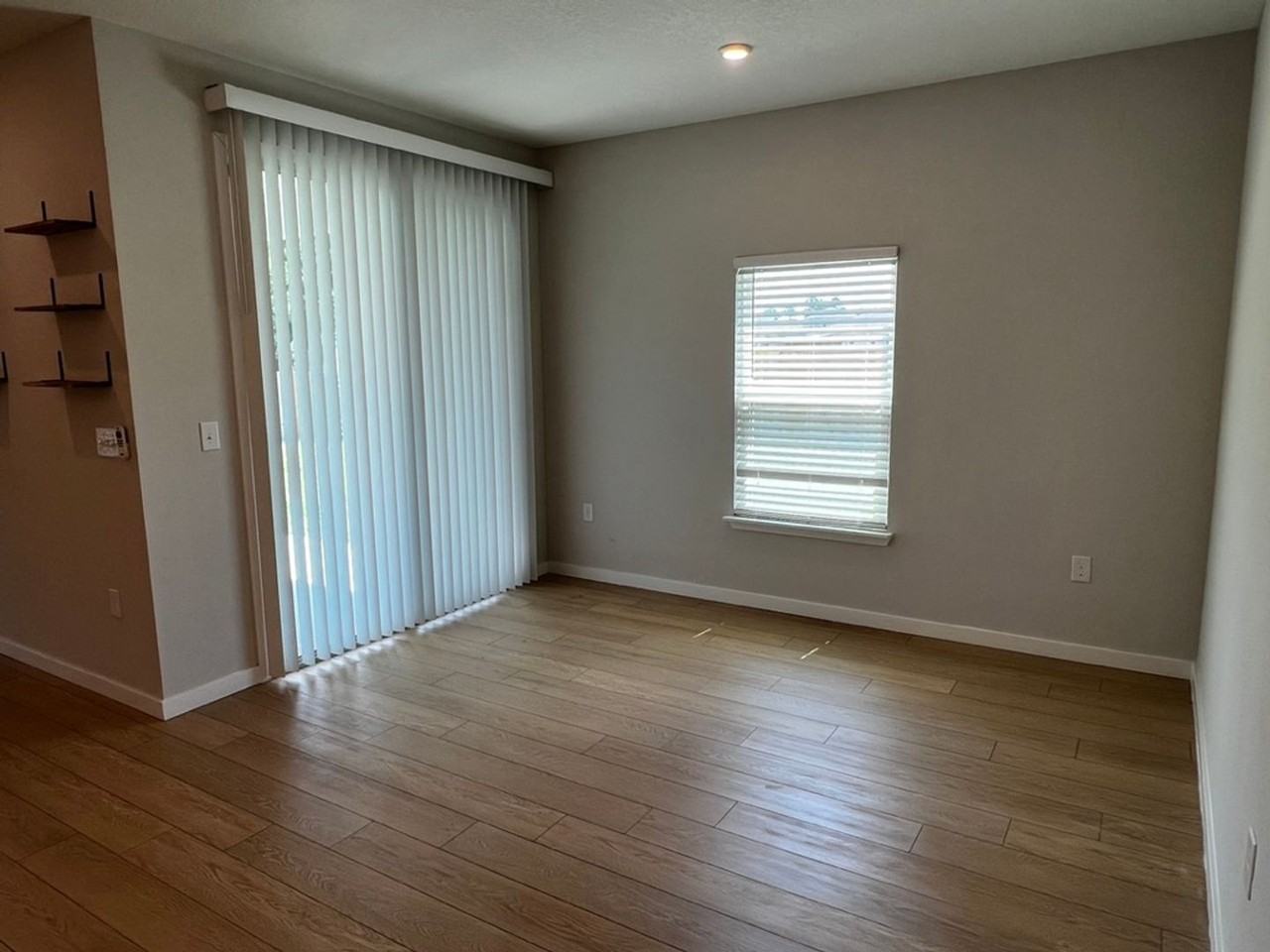 204 Park View Ln - Photo 4 of 19