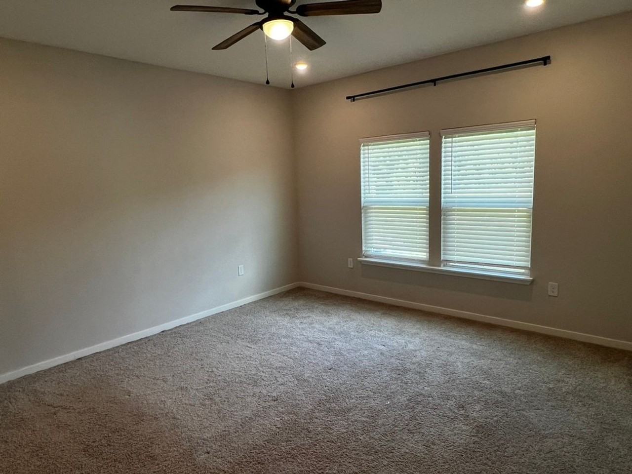 204 Park View Ln - Photo 7 of 19