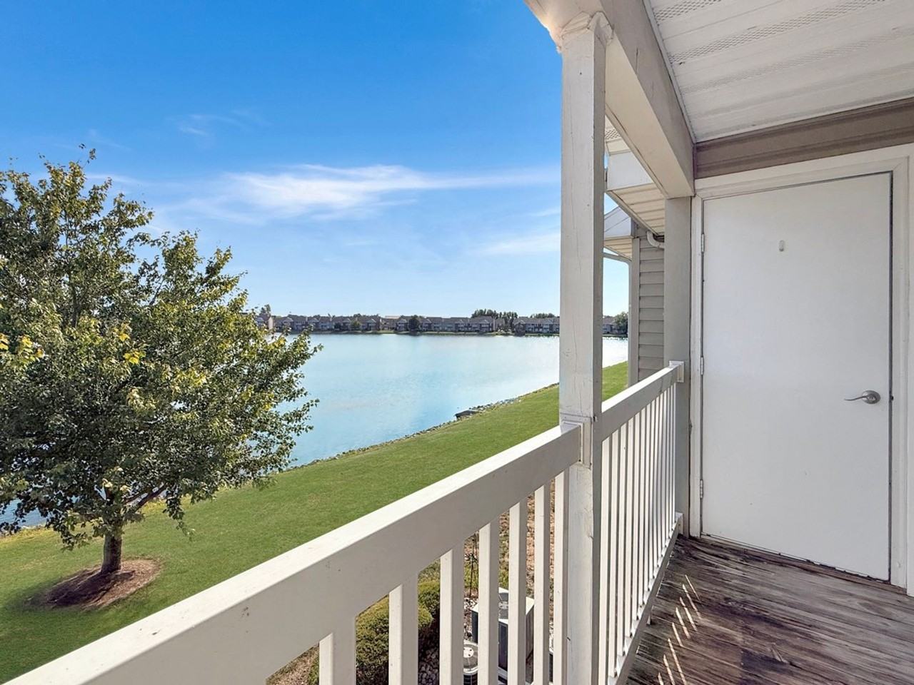 400 Beachfront Dr - Photo 4 of 36