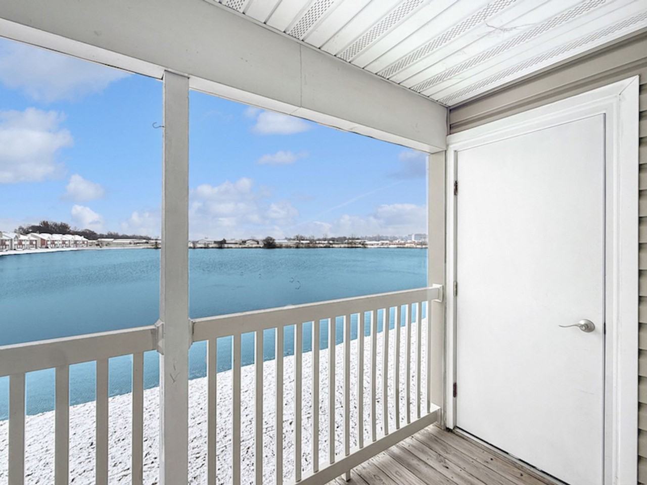 400 Beachfront Dr - Photo 5 of 36