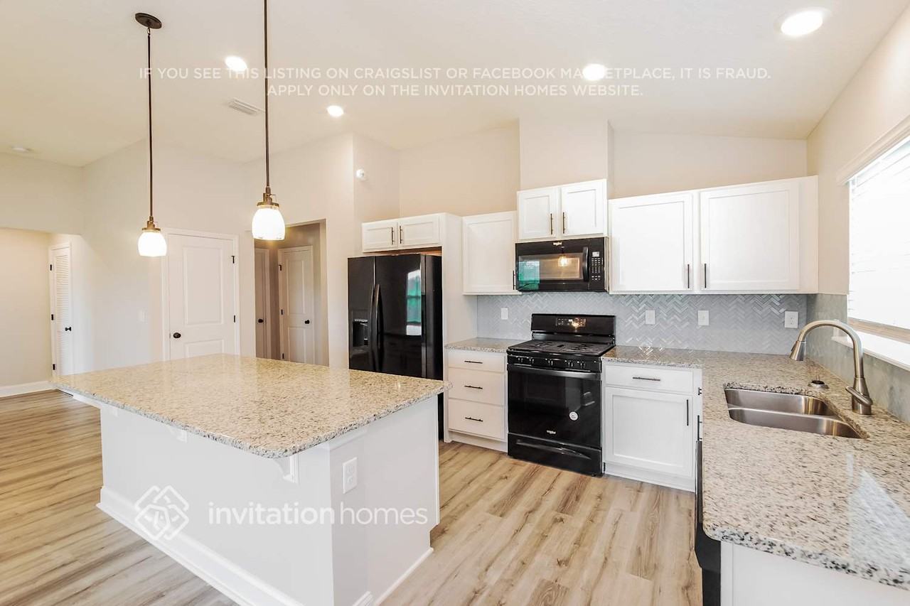 14545 Needham Dr - Photo 6 of 17
