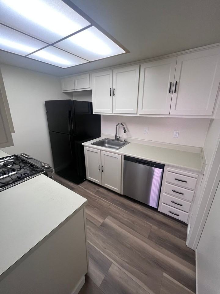 3341 Gould Way - Photo 3 of 15