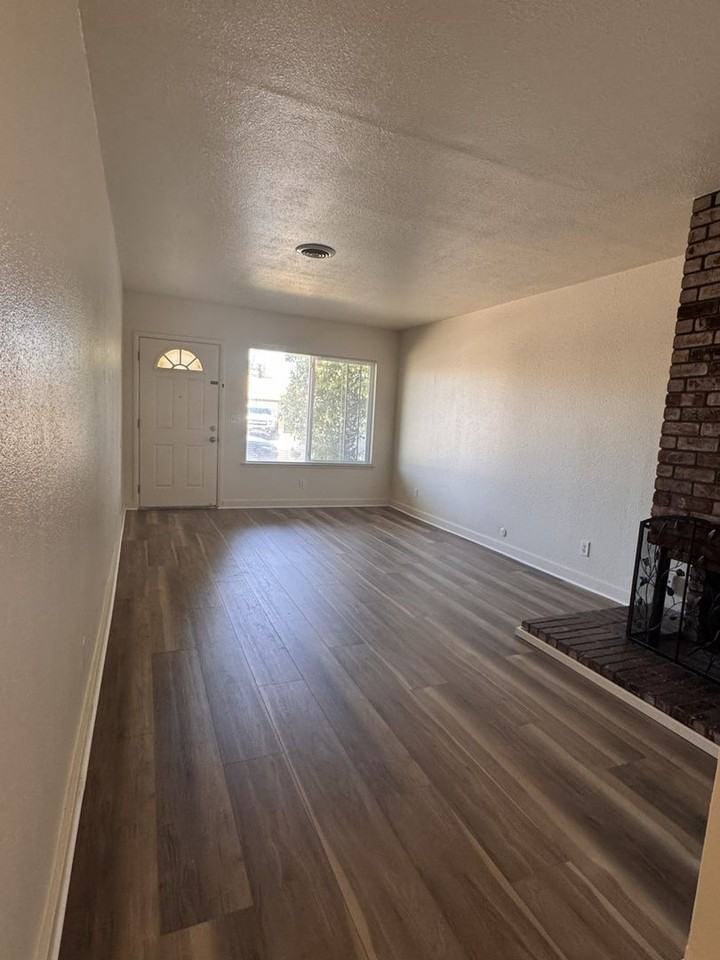3341 Gould Way - Photo 7 of 15