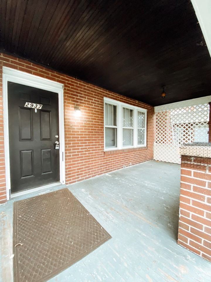 2937 Sacramento Ave - Photo 2 of 17