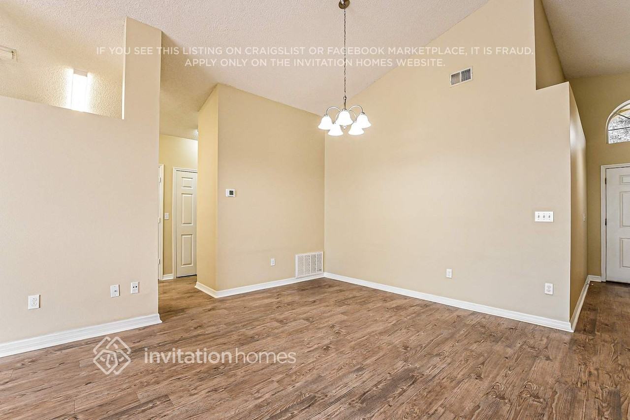 5583 Elizabeth Rose Sq - Photo 3 of 16
