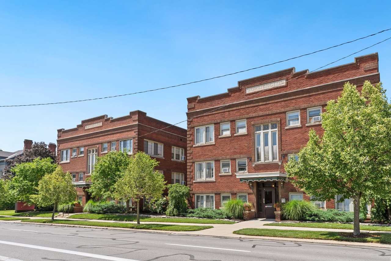 Historic Worthington Manor Apartments - Photo 2 of 13