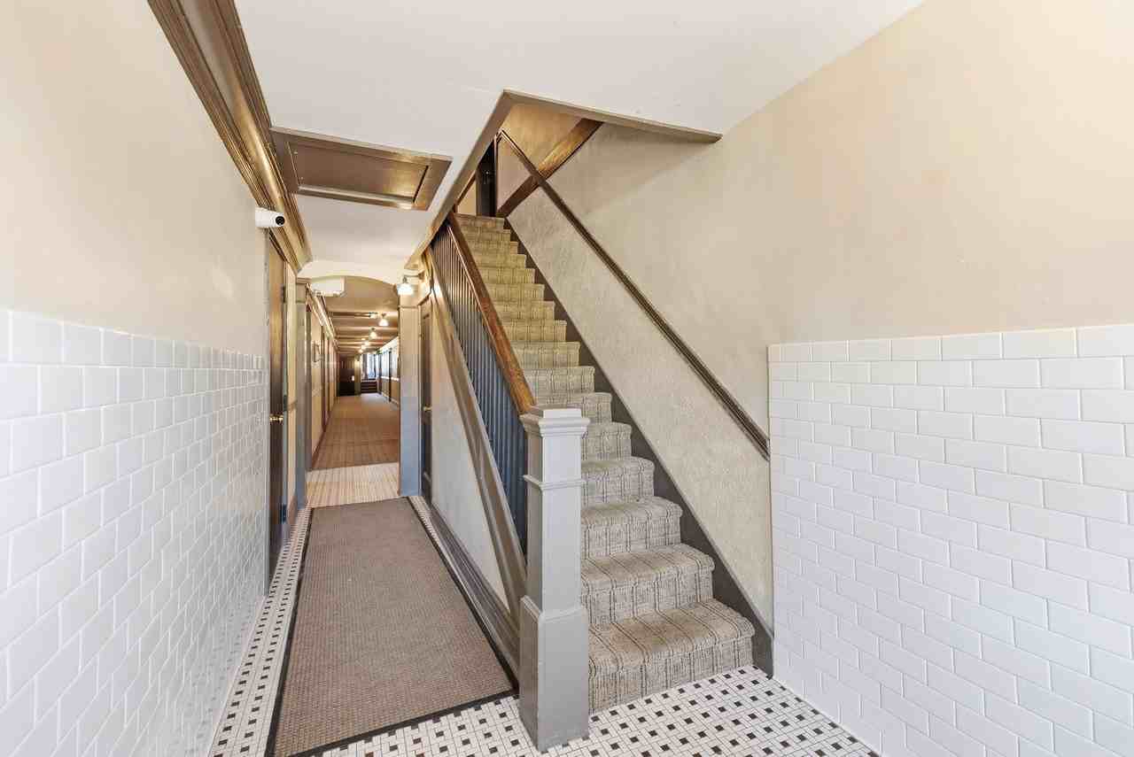 Historic Worthington Manor Apartments - Photo 7 of 13