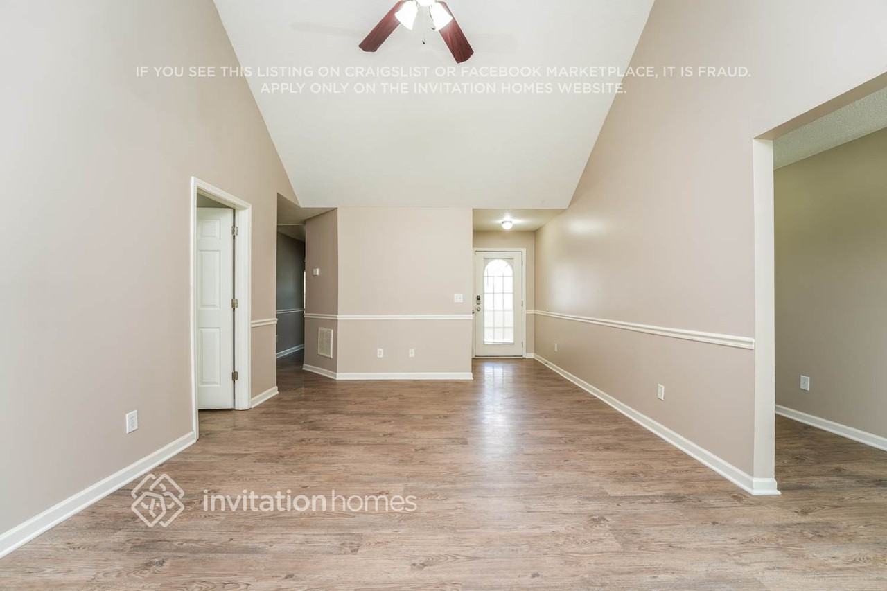 4937 Bryant Dr - Photo 4 of 17