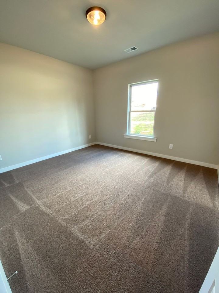 489 Andrew Dr - Photo 7 of 21