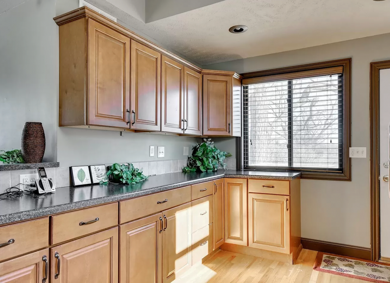 923 N 49th St - Photo 6 of 19