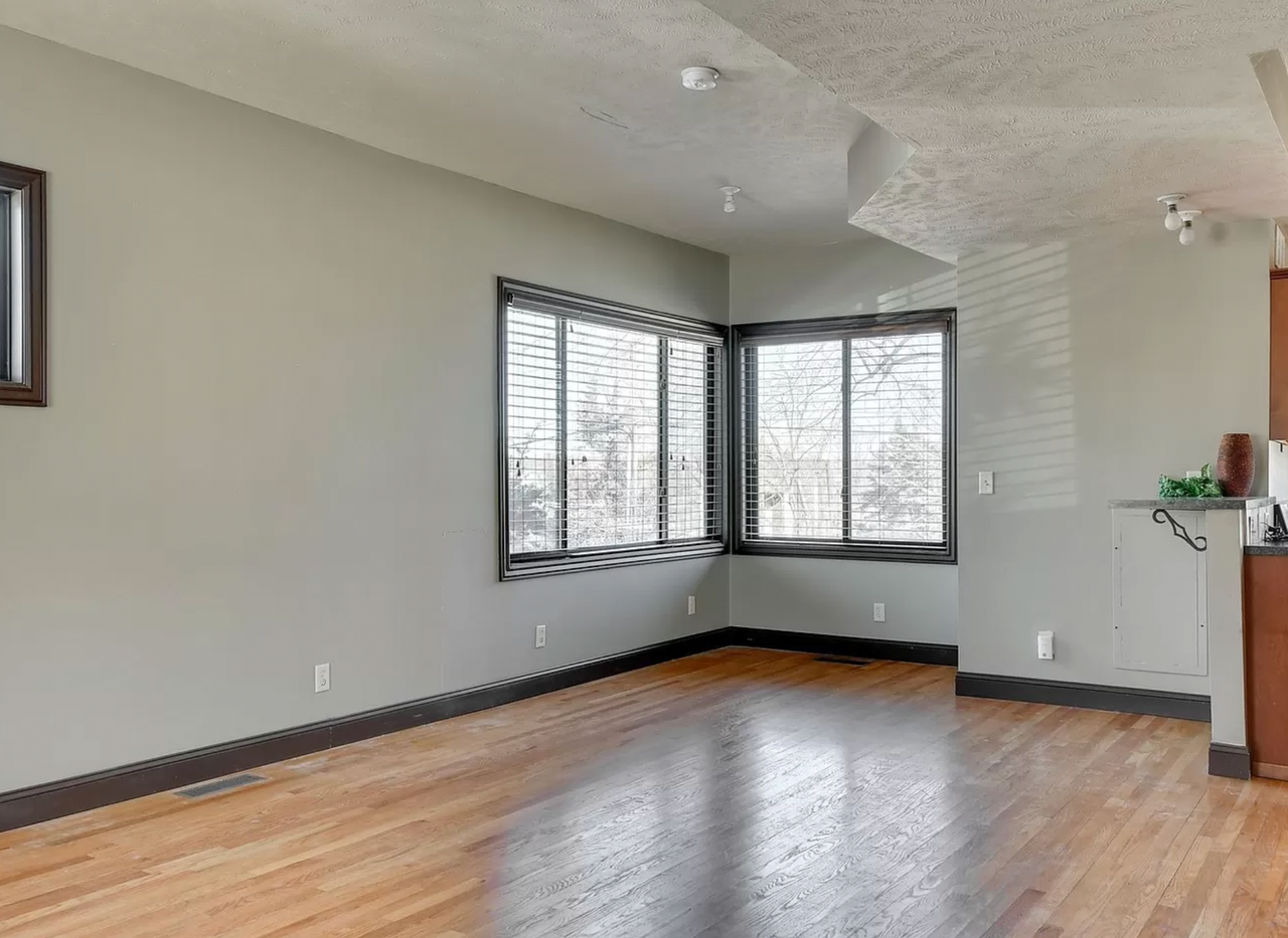 923 N 49th St - Photo 7 of 19