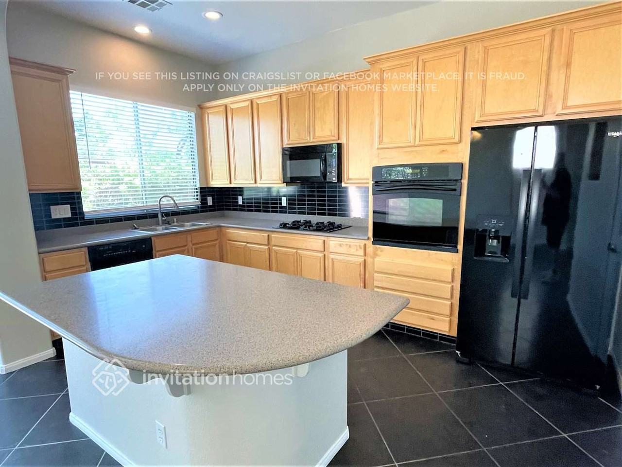 10463 Foggy Glen Ave - Photo 3 of 13