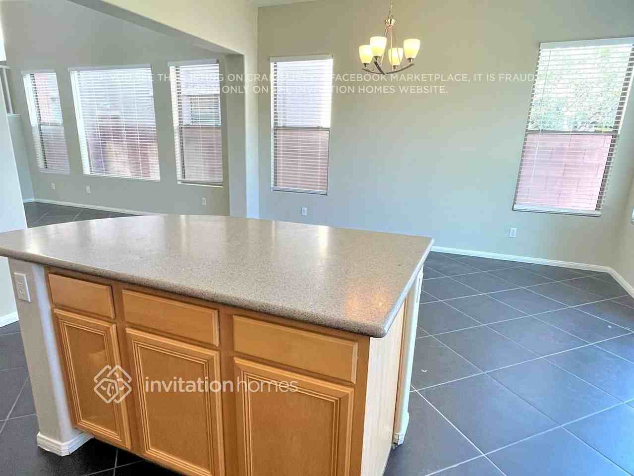 10463 Foggy Glen Ave - Photo 4 of 13