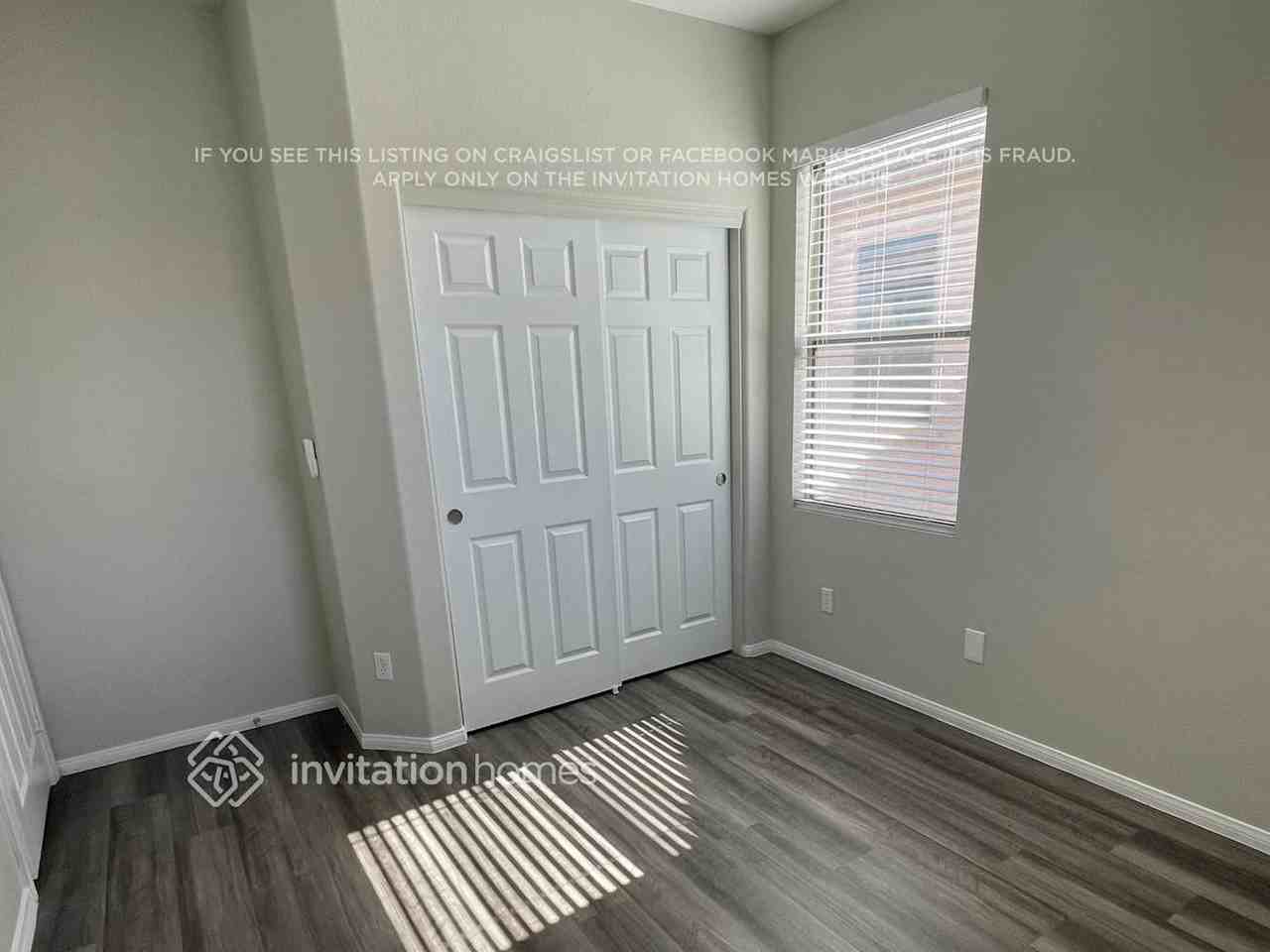 10463 Foggy Glen Ave - Photo 6 of 13