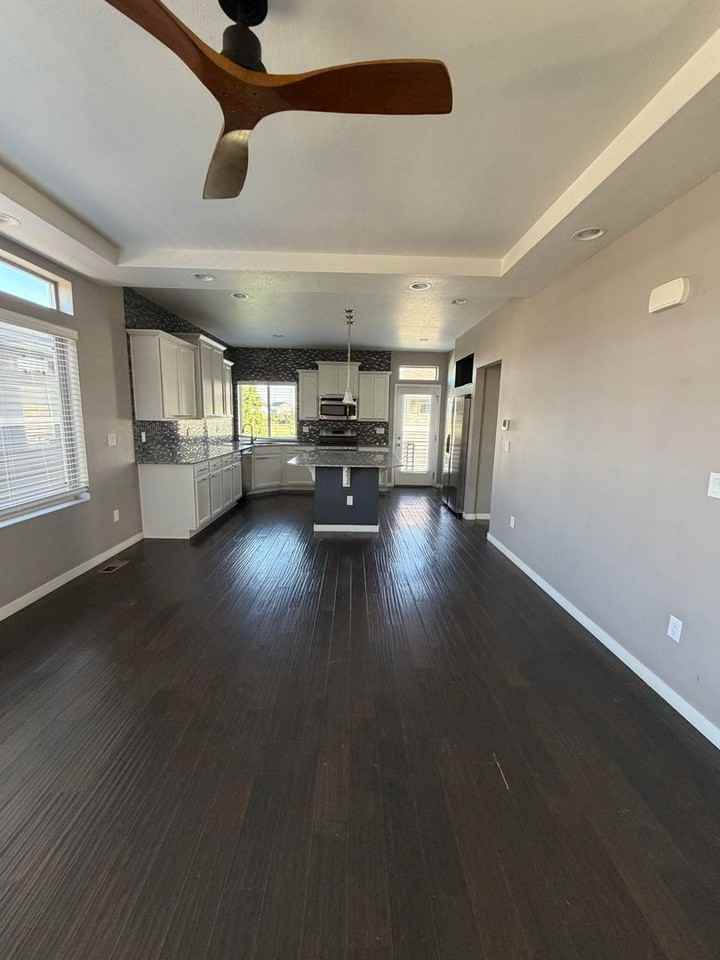 4456 Elegant St - Photo 5 of 23