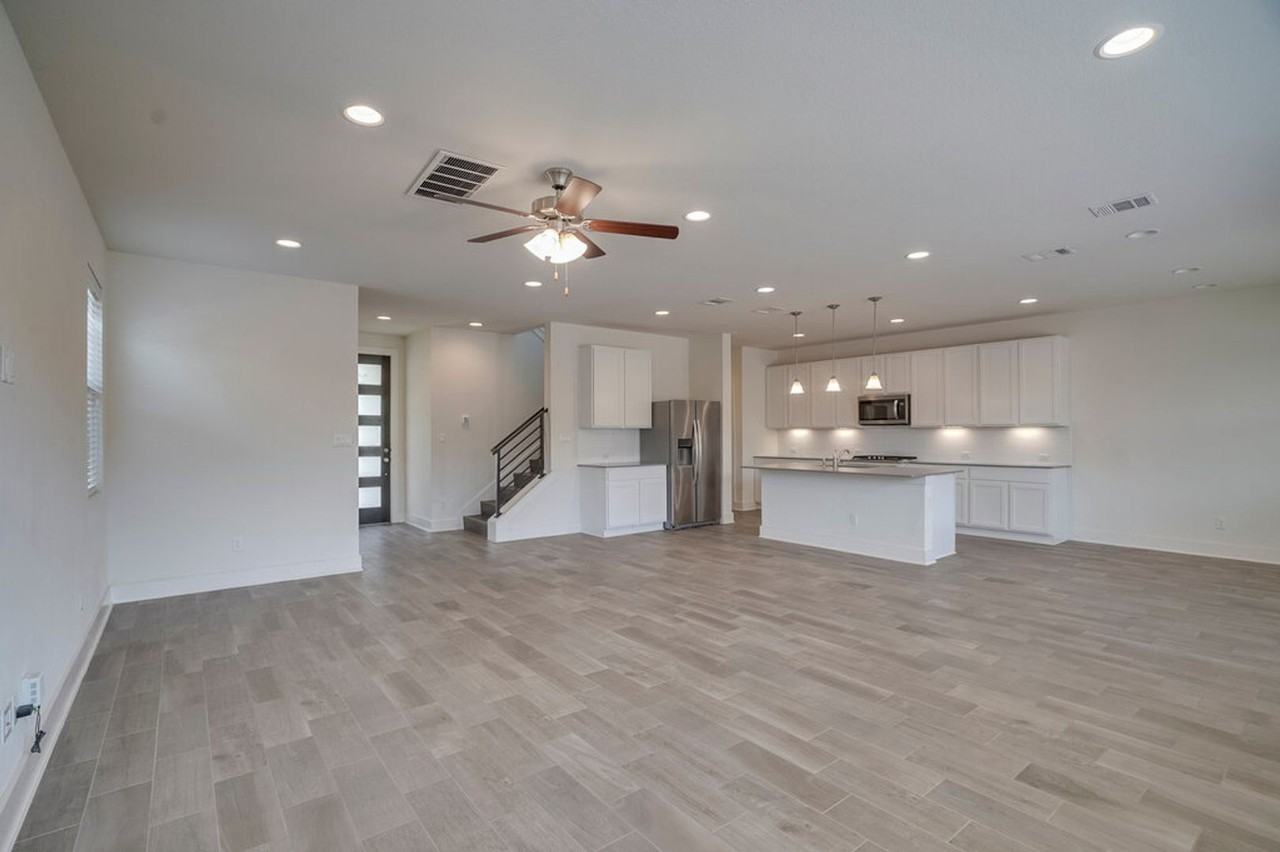 9102 Moonstone Dr - Photo 4 of 19