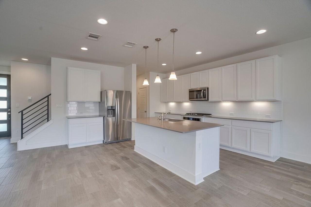 9102 Moonstone Dr - Photo 5 of 19