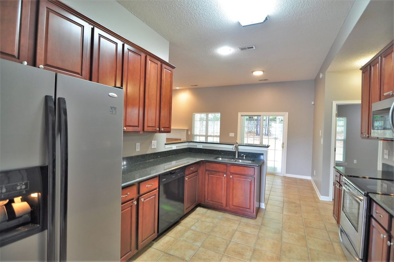 206 Horseshoe Bnd N - Photo 4 of 27