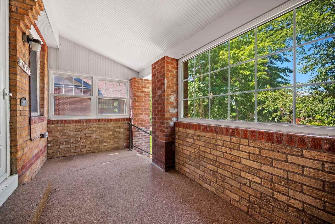 1644 S Grant St - Photo 4 of 31