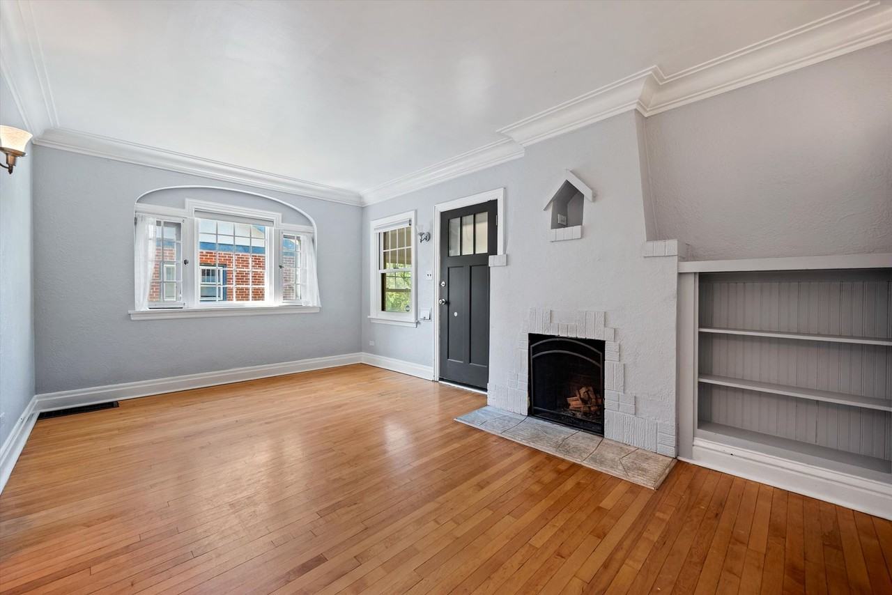 1644 S Grant St - Photo 5 of 31