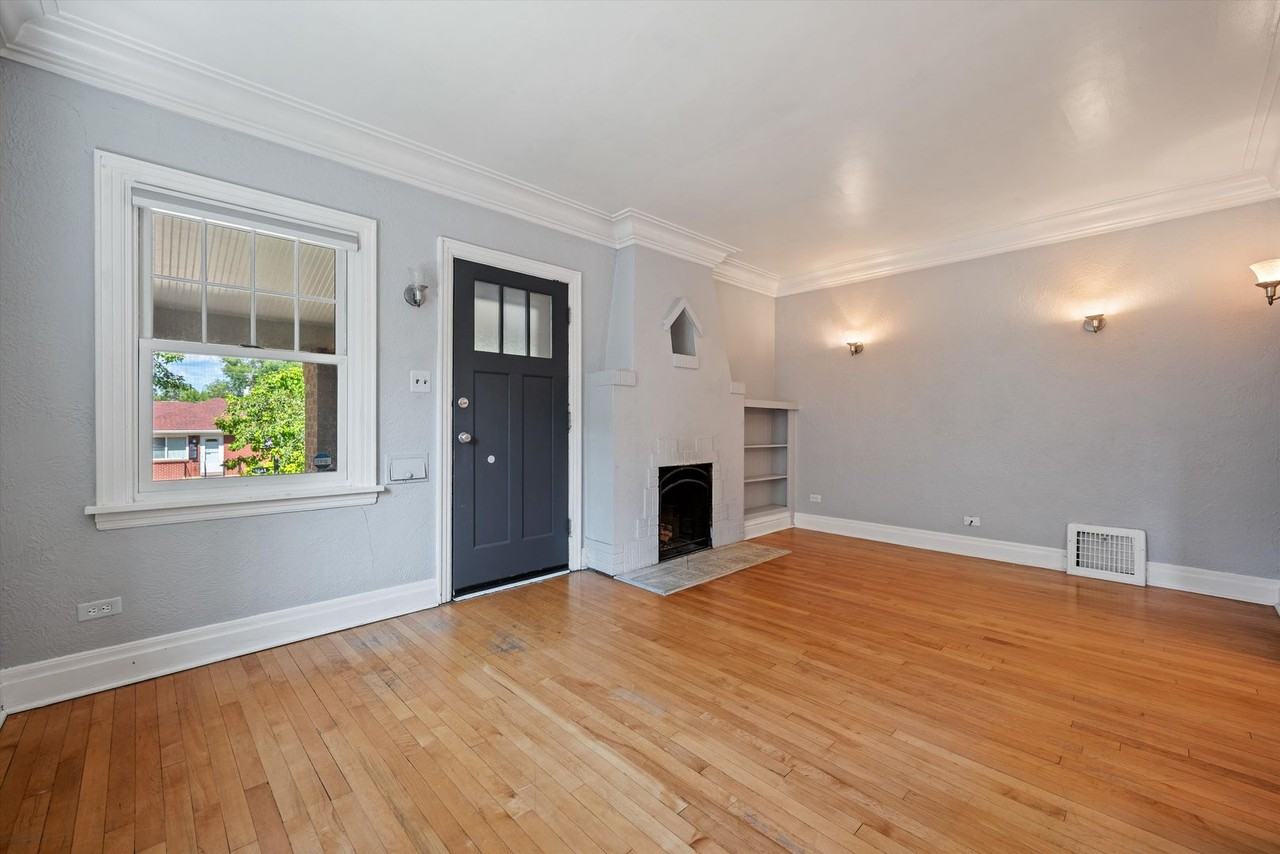 1644 S Grant St - Photo 6 of 31