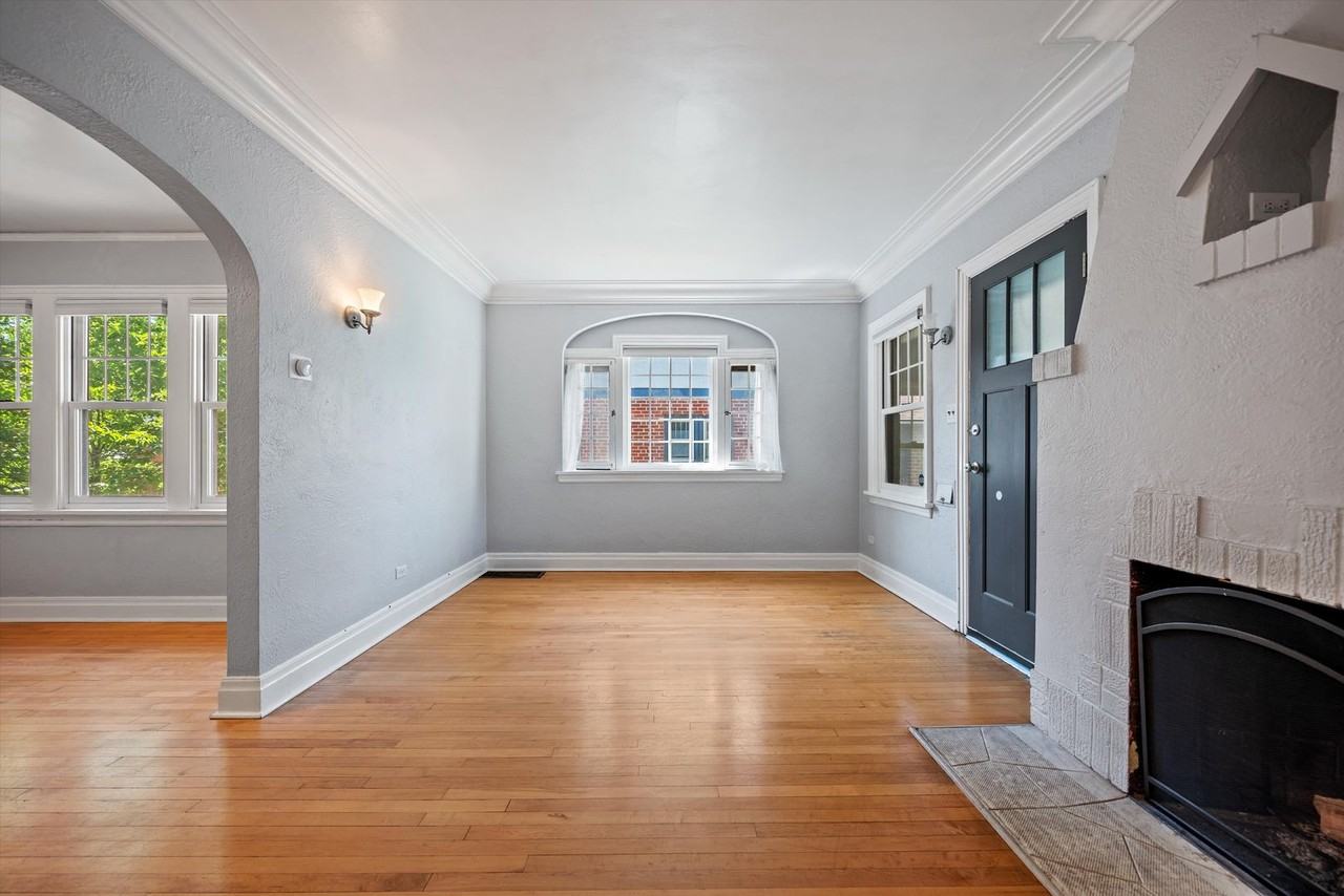 1644 S Grant St - Photo 7 of 31