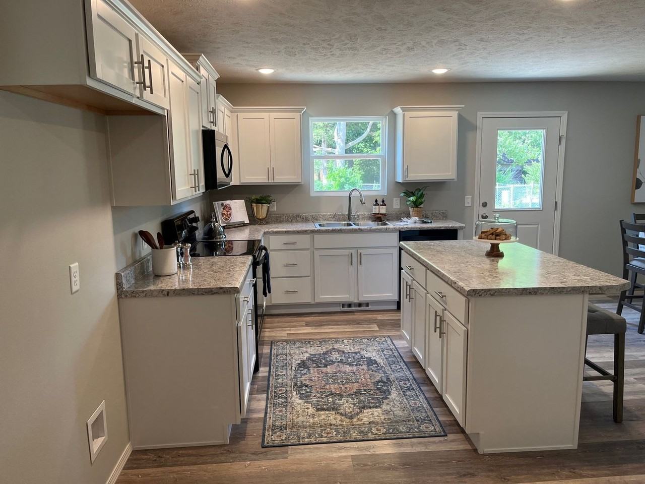 287 Granada St - Photo 5 of 24