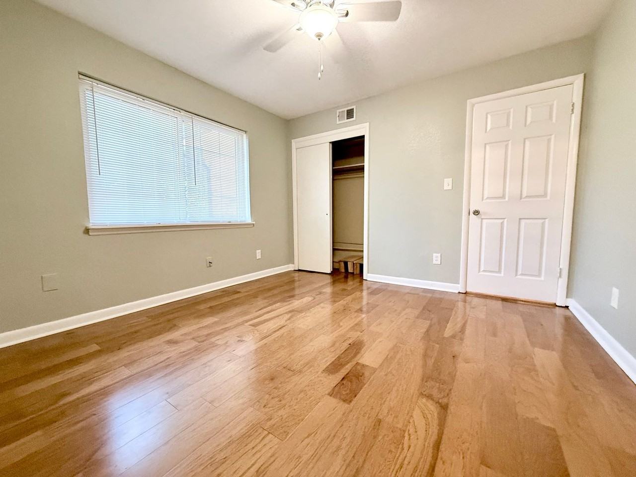 2025 Nw 46th St - Photo 6 of 14