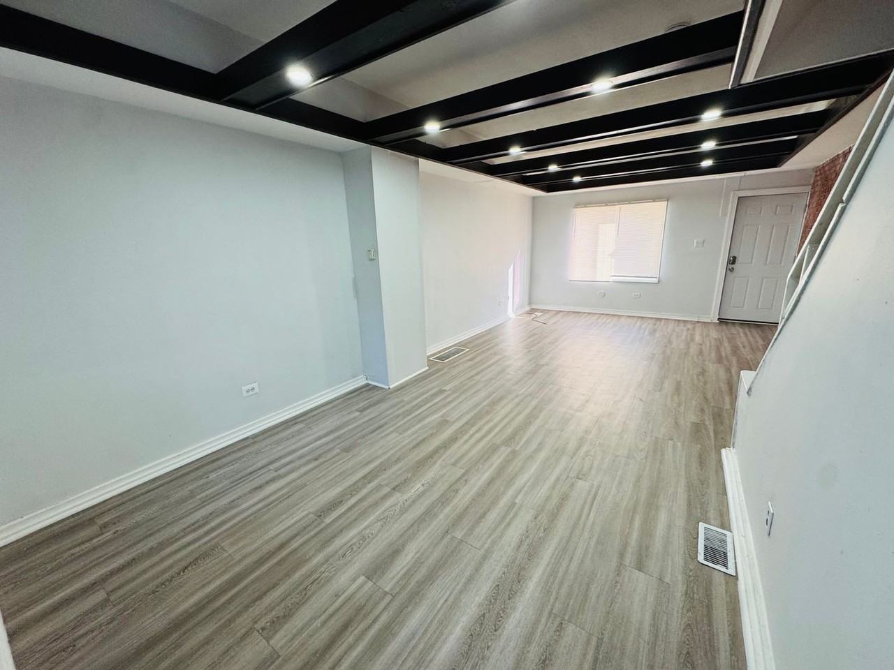 1850 E Monmouth St - Photo 3 of 17