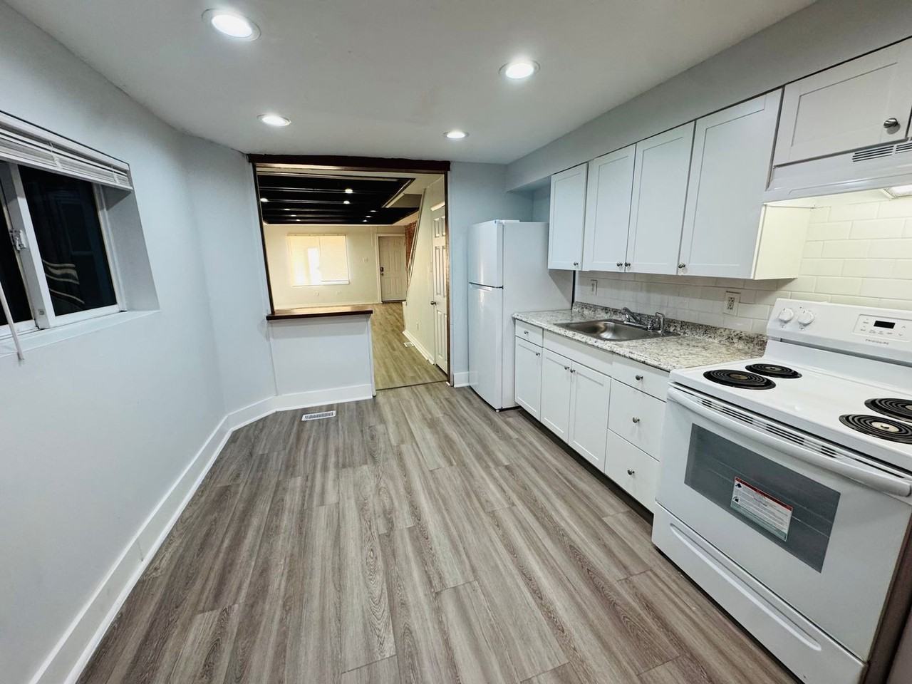 1850 E Monmouth St - Photo 5 of 17