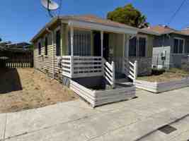 featured image of 2835 Short St