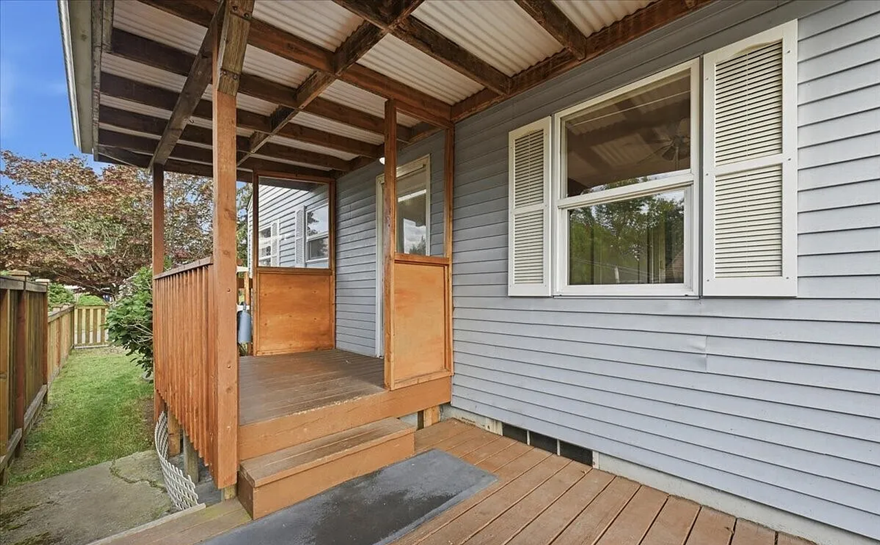 4624 N Pearl St - Photo 4 of 23