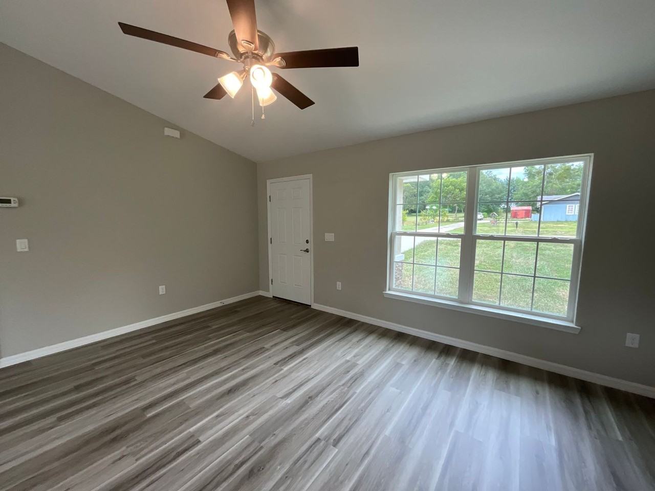 20052 Sw Marine Blvd - Photo 6 of 22