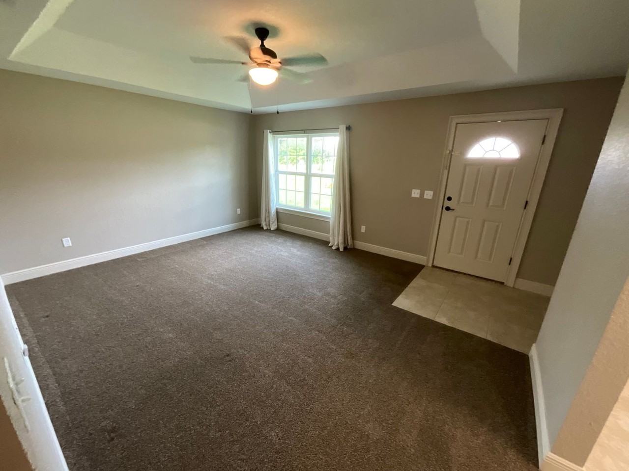 455 Marion Oaks Ln - Photo 4 of 17