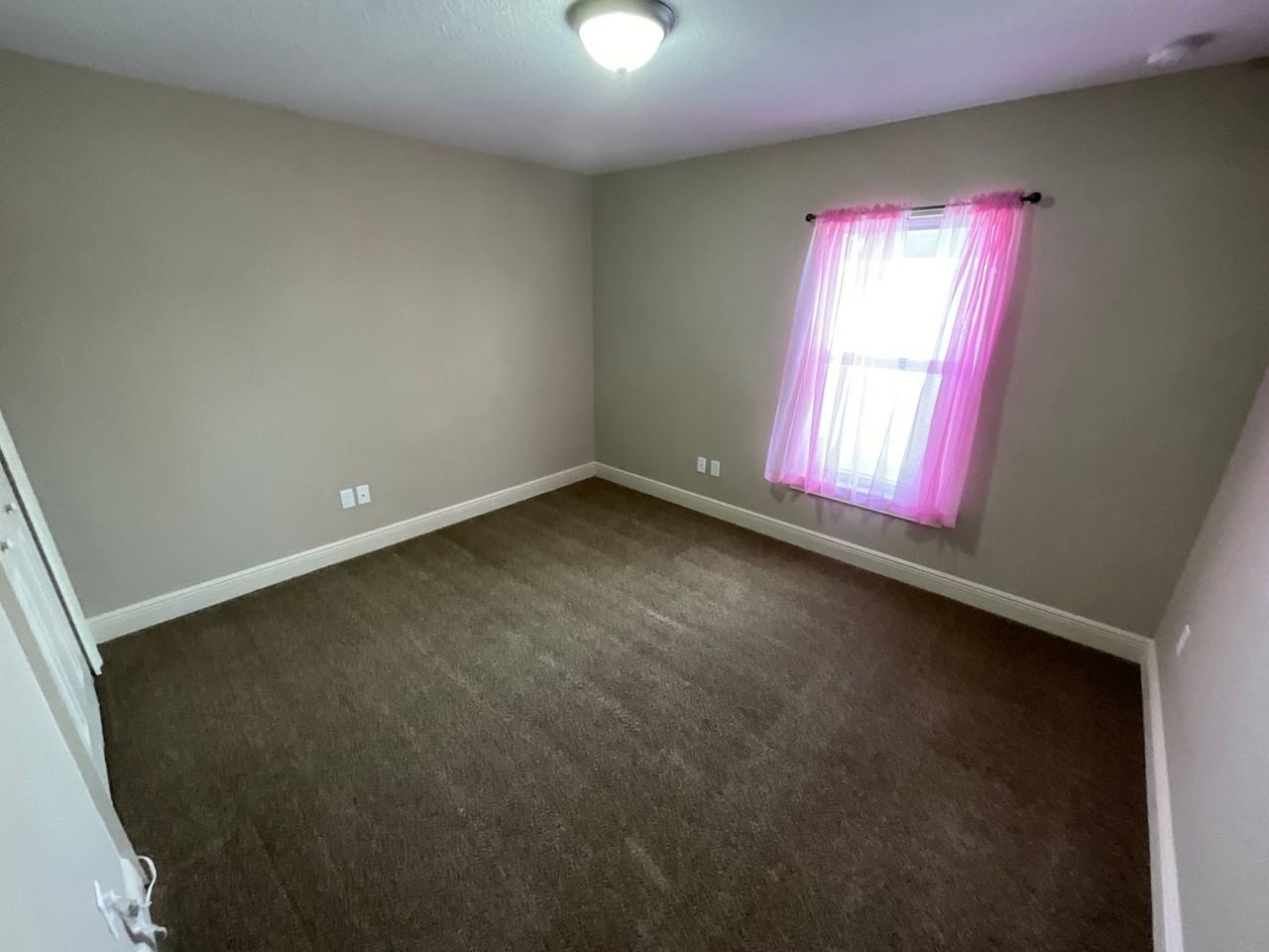 455 Marion Oaks Ln - Photo 7 of 17