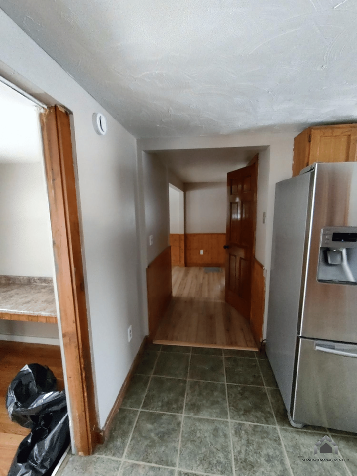 328 N Pond Rd - Photo 3 of 18