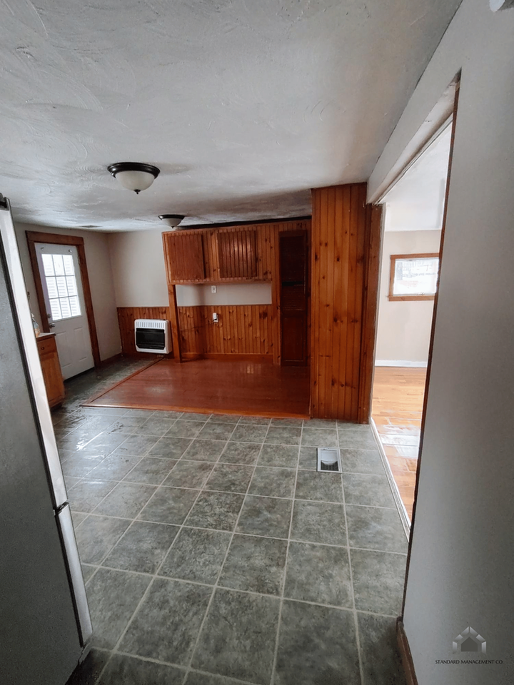 328 N Pond Rd - Photo 5 of 18