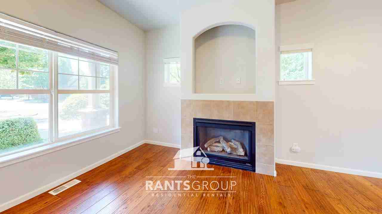 5146 Balustrade Blvd Se - Photo 3 of 20